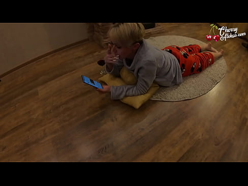 ❤️ Luda plavuša sisa ogroman kurac sisa i poskakuje na njemu - analni seks Jebeni video kod nas