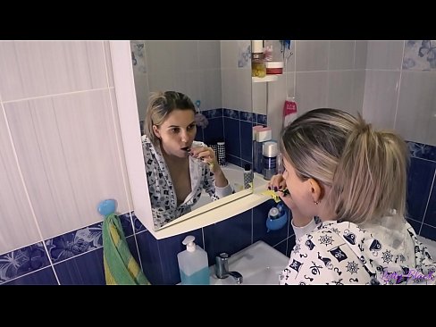 ❤️ Hack s mladima u pidžami završava oralnu spermu u dupe - letty black Jebeni video kod nas