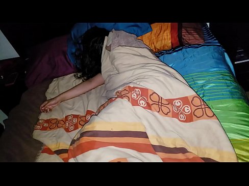❤️ Posinak grdi svoju mladu maćehu dok ona spava. Jebeni video kod nas